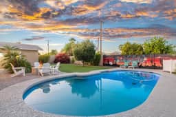 Desert Sky - HTD Pool/Misters/Fire Pit/Old Town