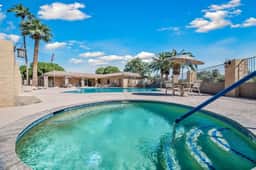 Designer OT Retreat 2B/2B | Com Pool/Hot Tub/Sauna