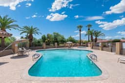Designer OT Retreat 2B/2B | Com Pool/Hot Tub/Sauna