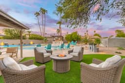 Poolside Palms-PickleBall/BBall/Pool/Firepit/Golf