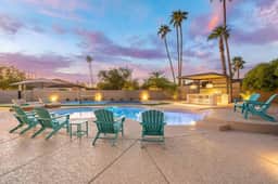 Poolside Palms-PickleBall/BBall/Pool/Firepit/Golf