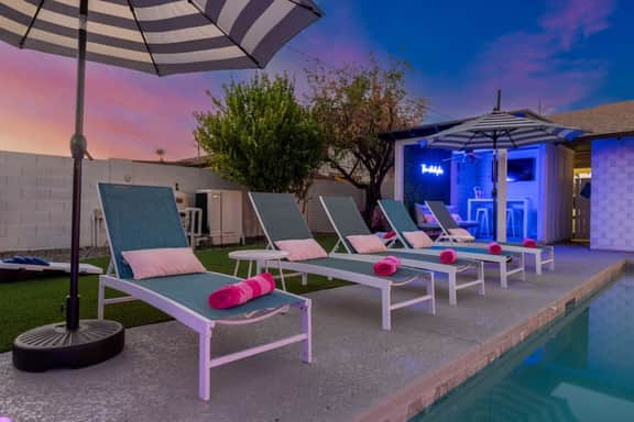 Blue Lagoon - HTD Pool, Ping Pong, Old Town 1mile