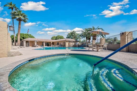 Designer OT Retreat 2B/2B | Com Pool/Hot Tub/Sauna