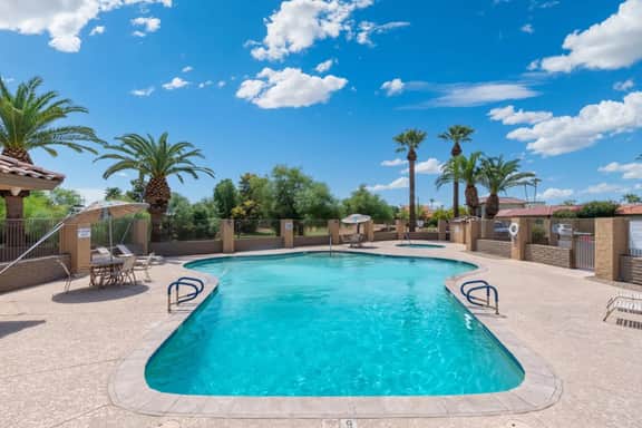Designer OT Retreat 2B/2B | Com Pool/Hot Tub/Sauna