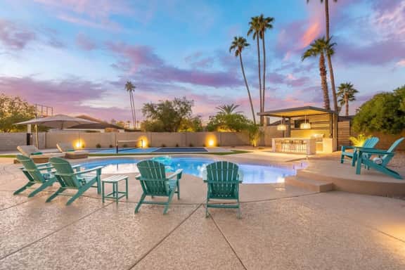 Poolside Palms-PickleBall/BBall/Pool/Firepit/Golf