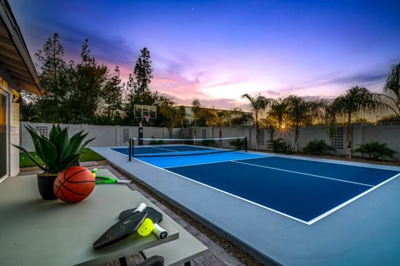 Active Cactus - Pickleball, Bball, HTD Pool, Golf, Fire Pit - Image 1