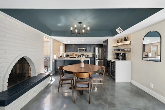 Designer OT Retreat 2B/2B | Com Pool/Hot Tub/Sauna